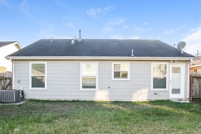 Building Photo - 8107 Sanders Glen Ln