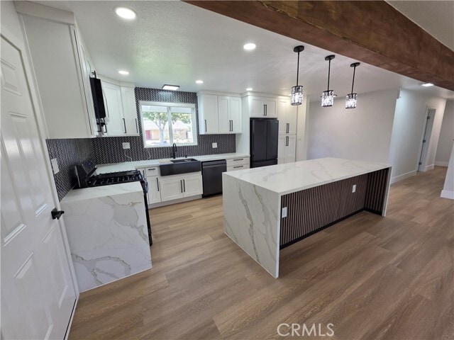 Building Photo - 920 Coronado Dr