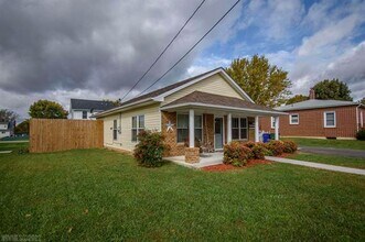 Building Photo - Cozy Home in Established Christiansburg Neighborhood