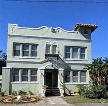 Building Photo - 2006 Jackson St N