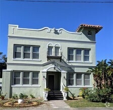 Building Photo - 2006 Jackson St N
