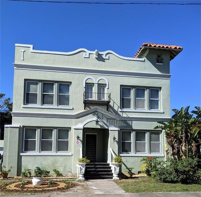Primary Photo - 2006 Jackson St N