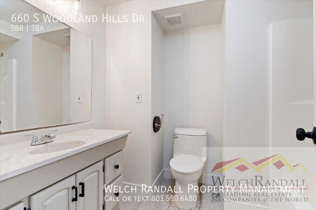 Building Photo - Spacious Single-Family Home in Woodland Hills