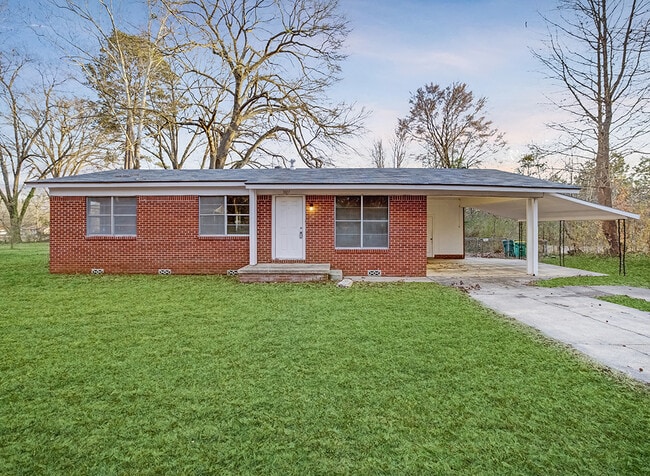 Building Photo - 3007 Hollywood St