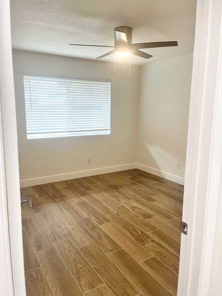 bedroom 2 - 2025 N Richland St