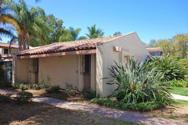 Building Photo - 5510 Armitos Ave