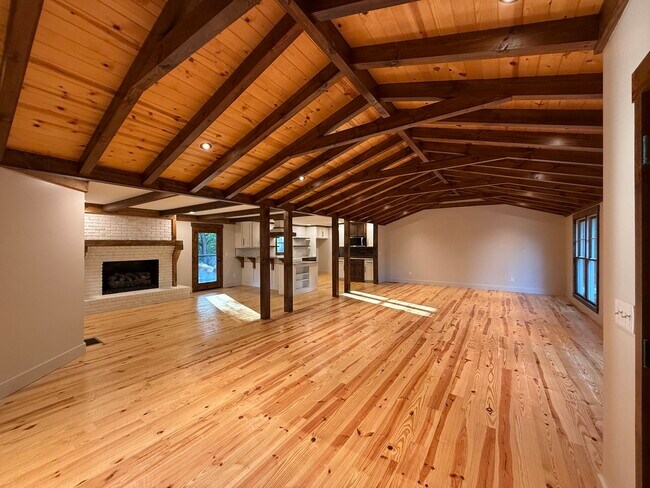 Building Photo - 233 Ranchwood Trail