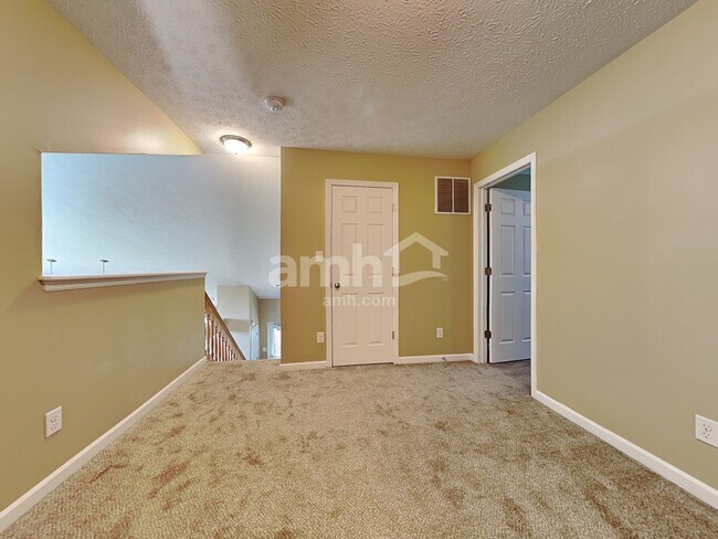 Building Photo - 439 Parkview Court