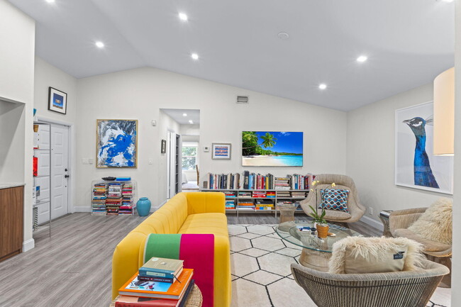 Building Photo - 2474 Bedford Mews Dr