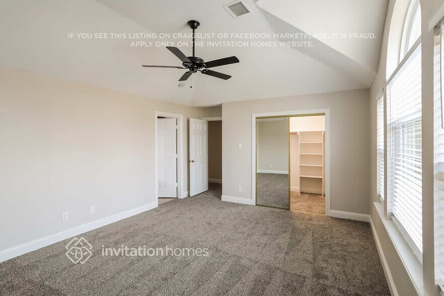 Building Photo - 18786 Vista Del Sol