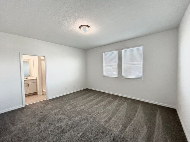 Building Photo - Brand New 3/2.5 Modern Home with a Loft an...