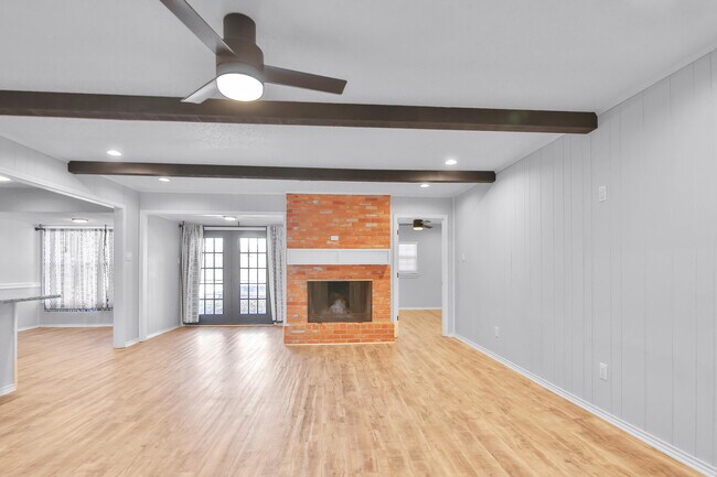 Building Photo - 6907 Avenue W