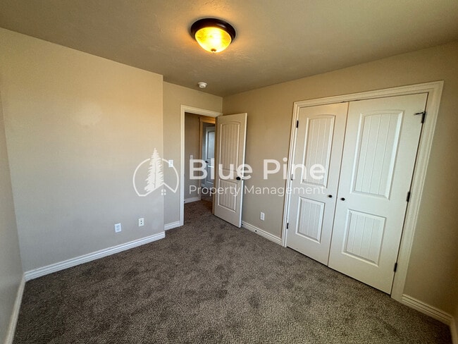Building Photo - 1207 N Drystone Dr