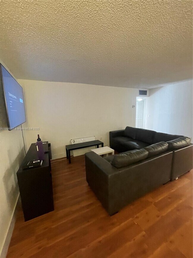 Building Photo - 5330 SW 77th Ct
