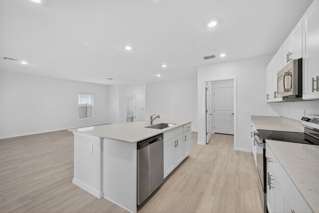 Building Photo - Brand-new 5 Bed now Available!