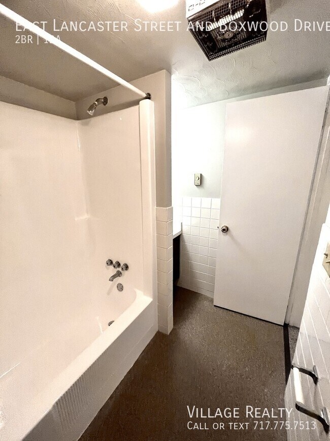 Building Photo - 308 E Lancaster St