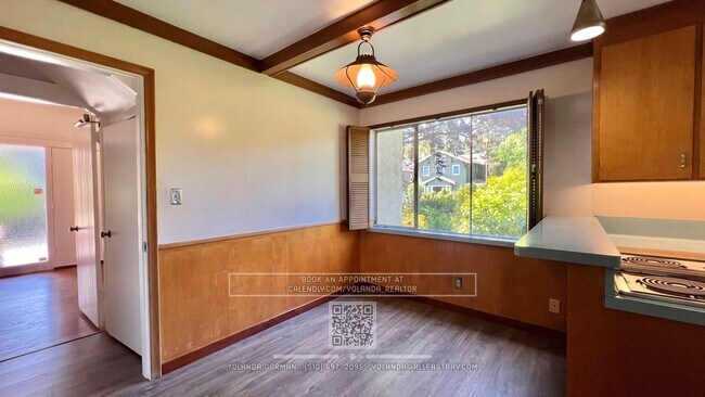 Building Photo - Charming and Spacious 4 bedroom Home in the Heart of Elmwood