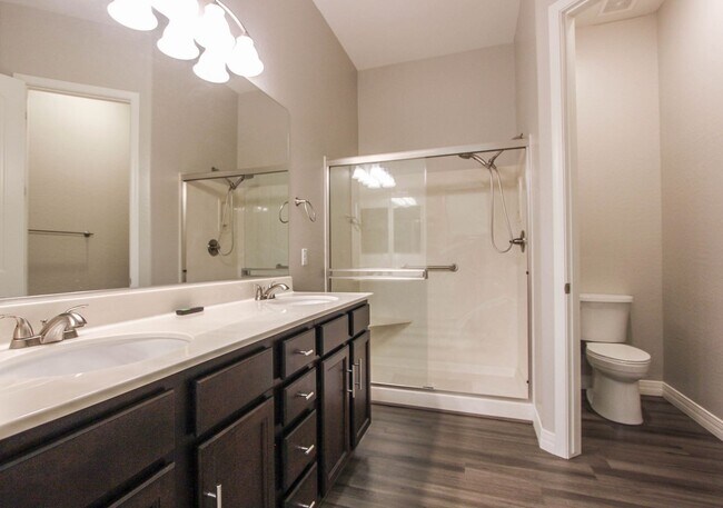 Building Photo - Granville - 3 bedroom home