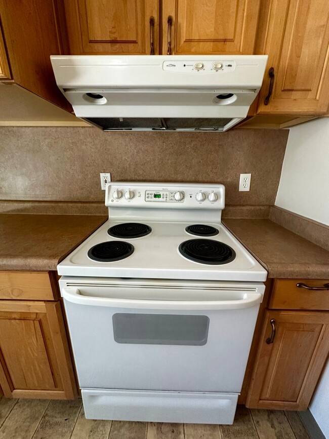 Building Photo - Downtown Benicia Duplex