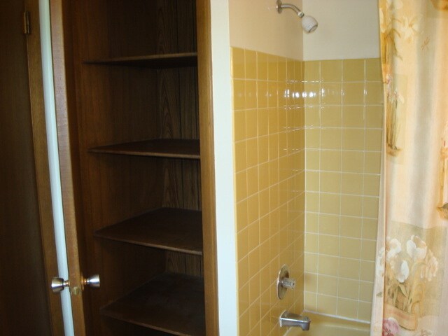 Building Photo - 2308 Mayflower Ave