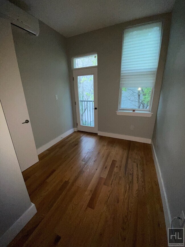 Building Photo - PARK AVENUE