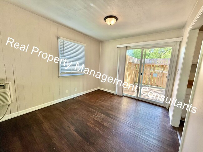 Building Photo - 2-Bedroom Home with Spacious Backyard & Deck