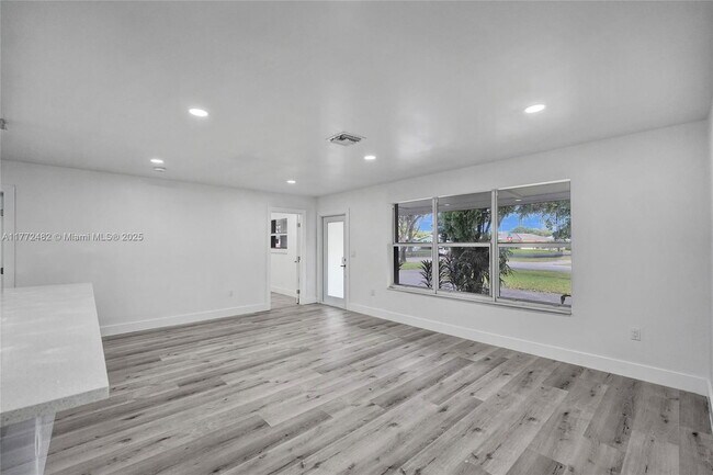 Building Photo - 101 SW 53rd Ave