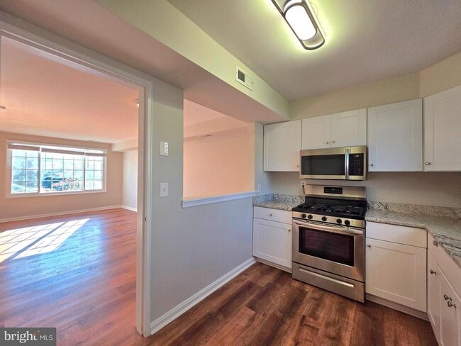 Building Photo - 2510 N Dearing St