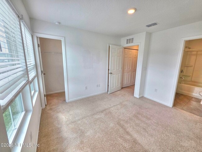 Building Photo - 3972 Vlg Vw Ln