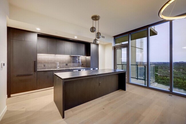 Building Photo - 44 East Ave