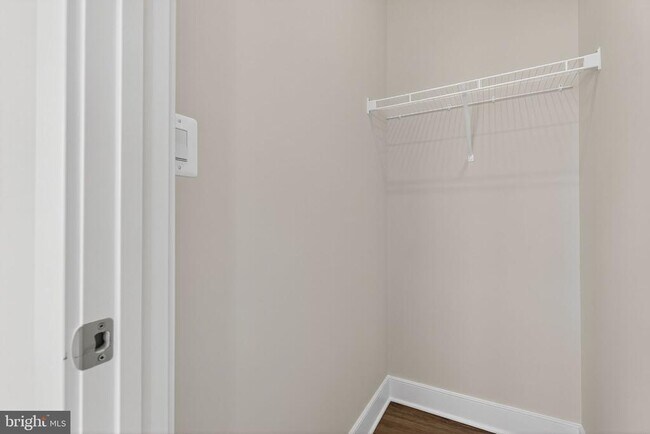 Building Photo - 22832 Tawny Pne Sq