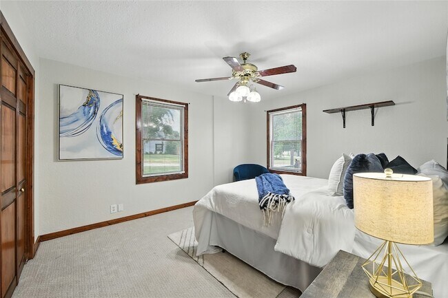 Building Photo - 1323 Dublin St