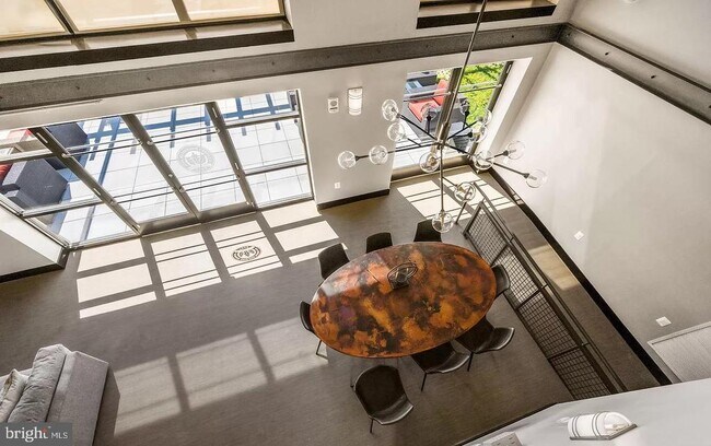 Building Photo - 1133 14th St NW