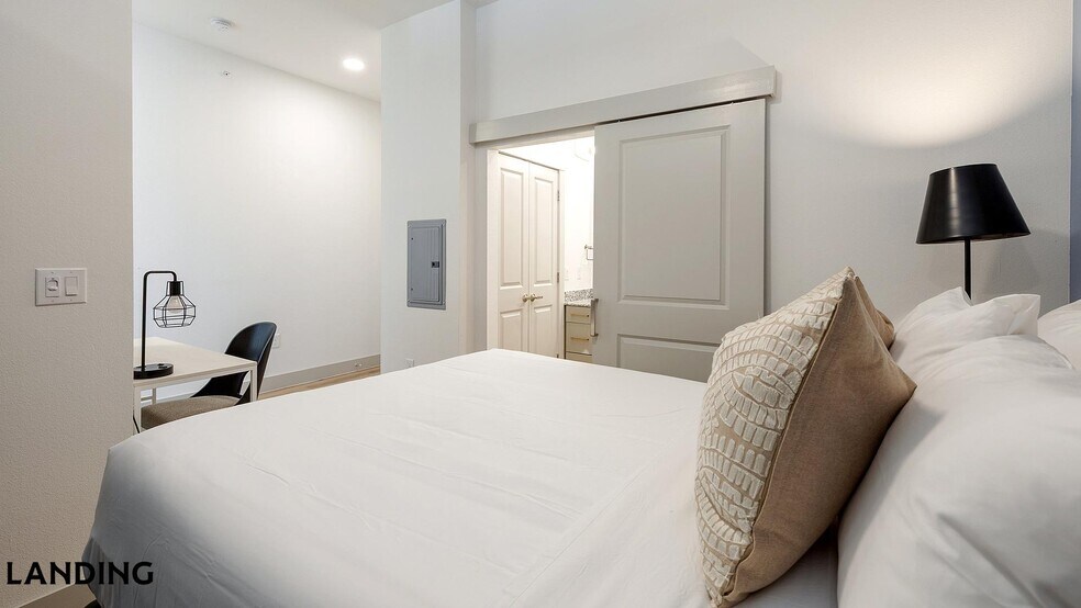 Building Photo - 13701 Montfort Dr