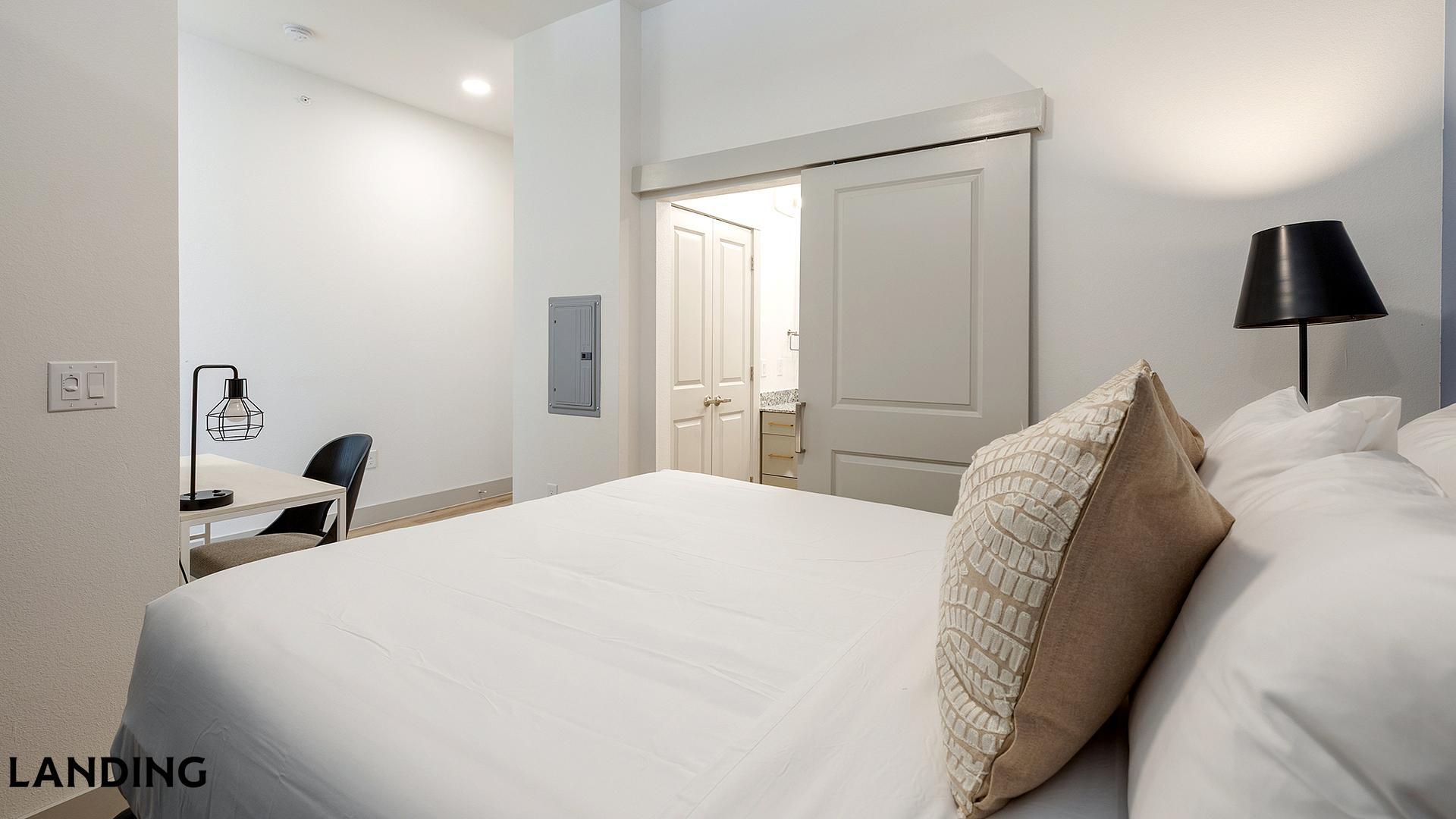 Building Photo - 13701 Montfort Dr