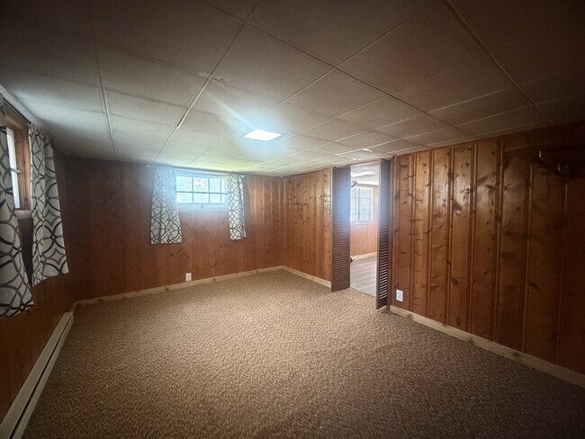 Building Photo - 515 W Southside Blvd