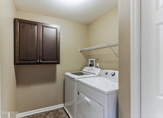 Building Photo - 15 Clarice Ln