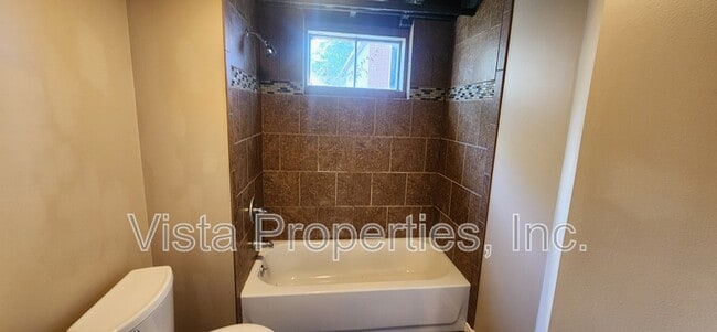 Building Photo - 3412 Winnland Dr