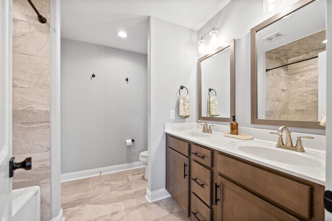 Building Photo - 3 bedroom Pet Friendly Home For Rent Near Needmore Road!