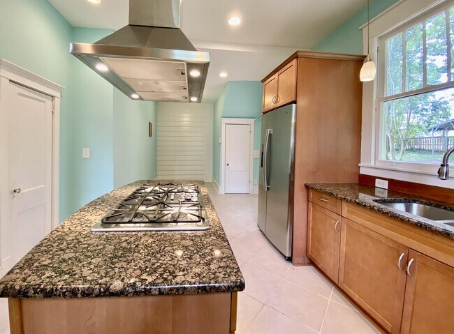 Building Photo - 1105 Virginia Ave