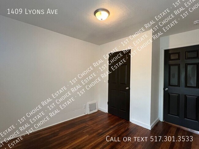 Building Photo - 1409 Lyons Ave