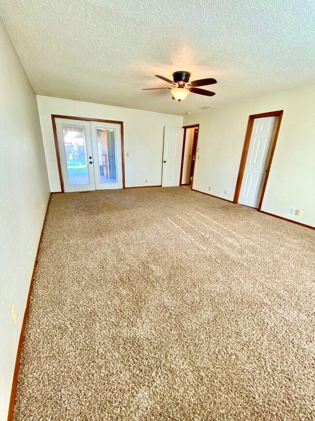 Building Photo - Beautiful Home in NW OKC -Available Now!