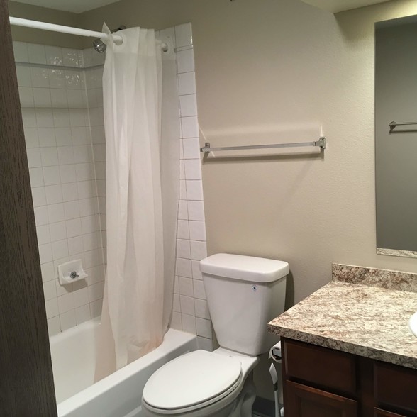 1 bathroom - 4225 SE 15th Ave