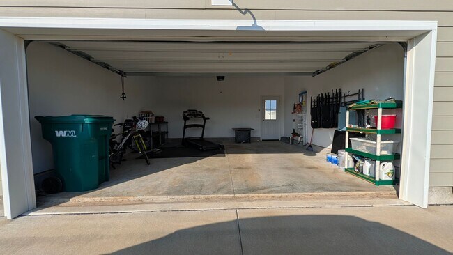 Building Photo - 531 Farmstead Ln