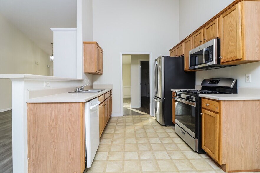 Building Photo - 215 Overlook Dr