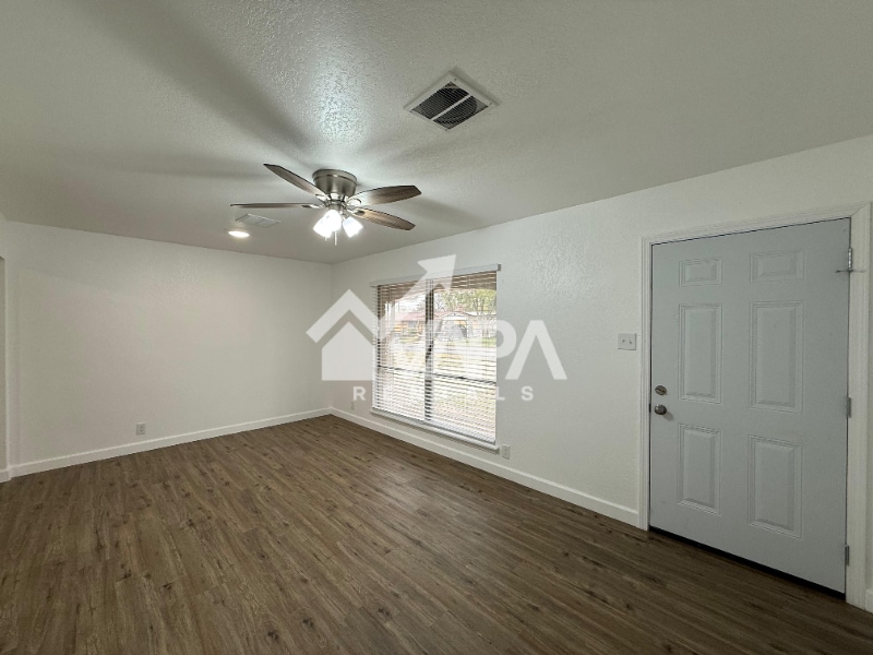 Building Photo - 4938 Bernadine Dr