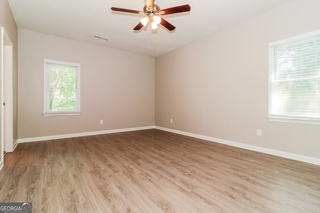 Building Photo - 8601 Stone Creek Ct