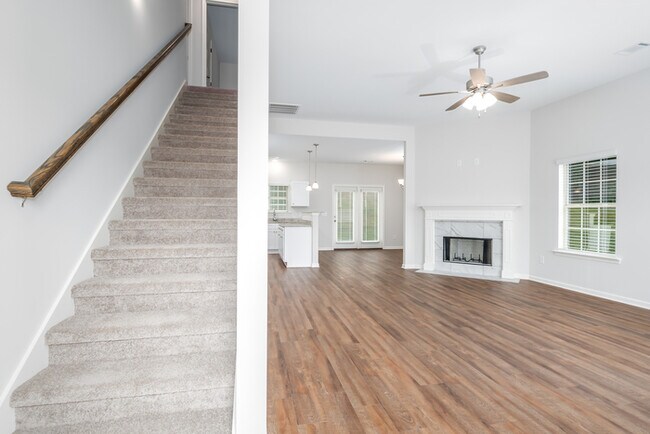 Building Photo - 246 Brownstone Loop