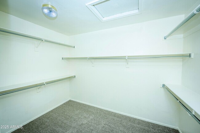 Building Photo - 3844 E Kings Ave