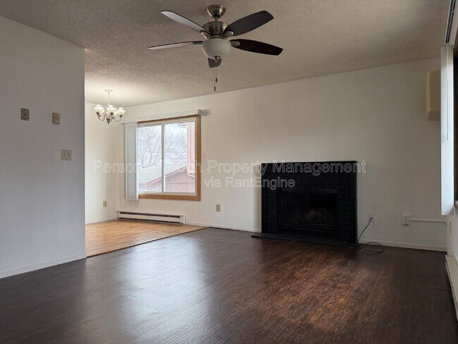 Building Photo - 2131 2nd Ave E